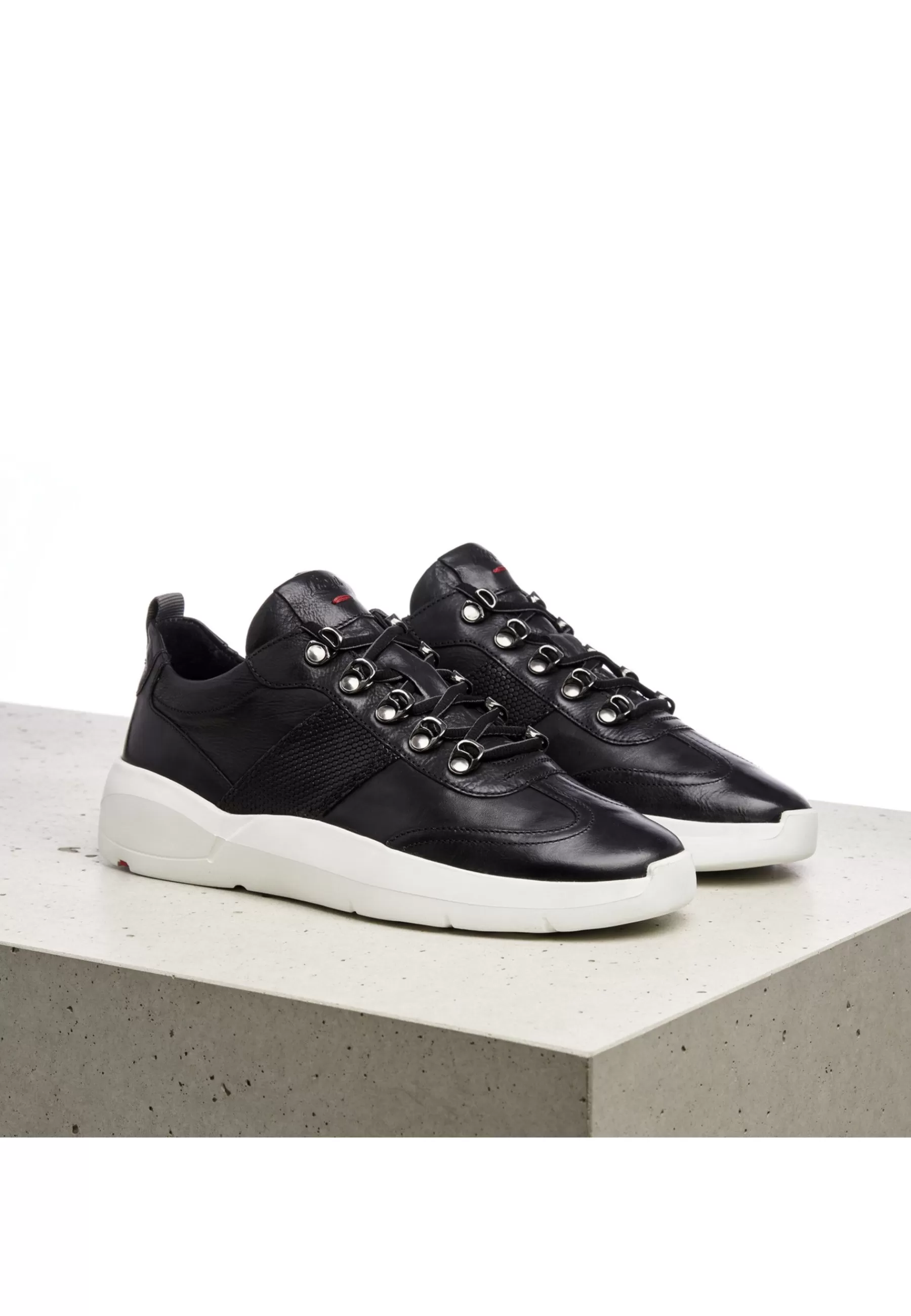 Show All-Women Lloyd Sneakers