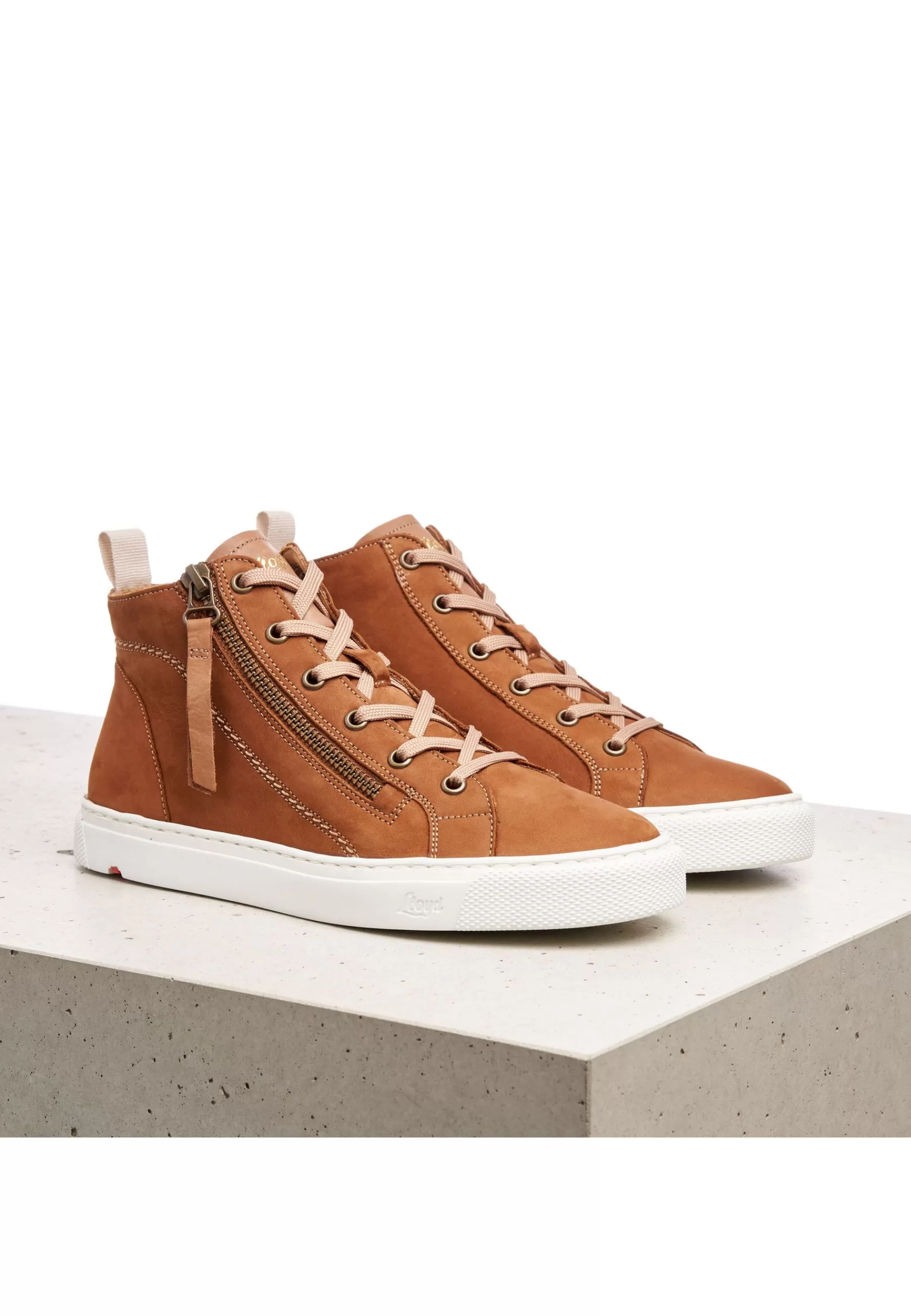 Show All-Women Lloyd Sneakers