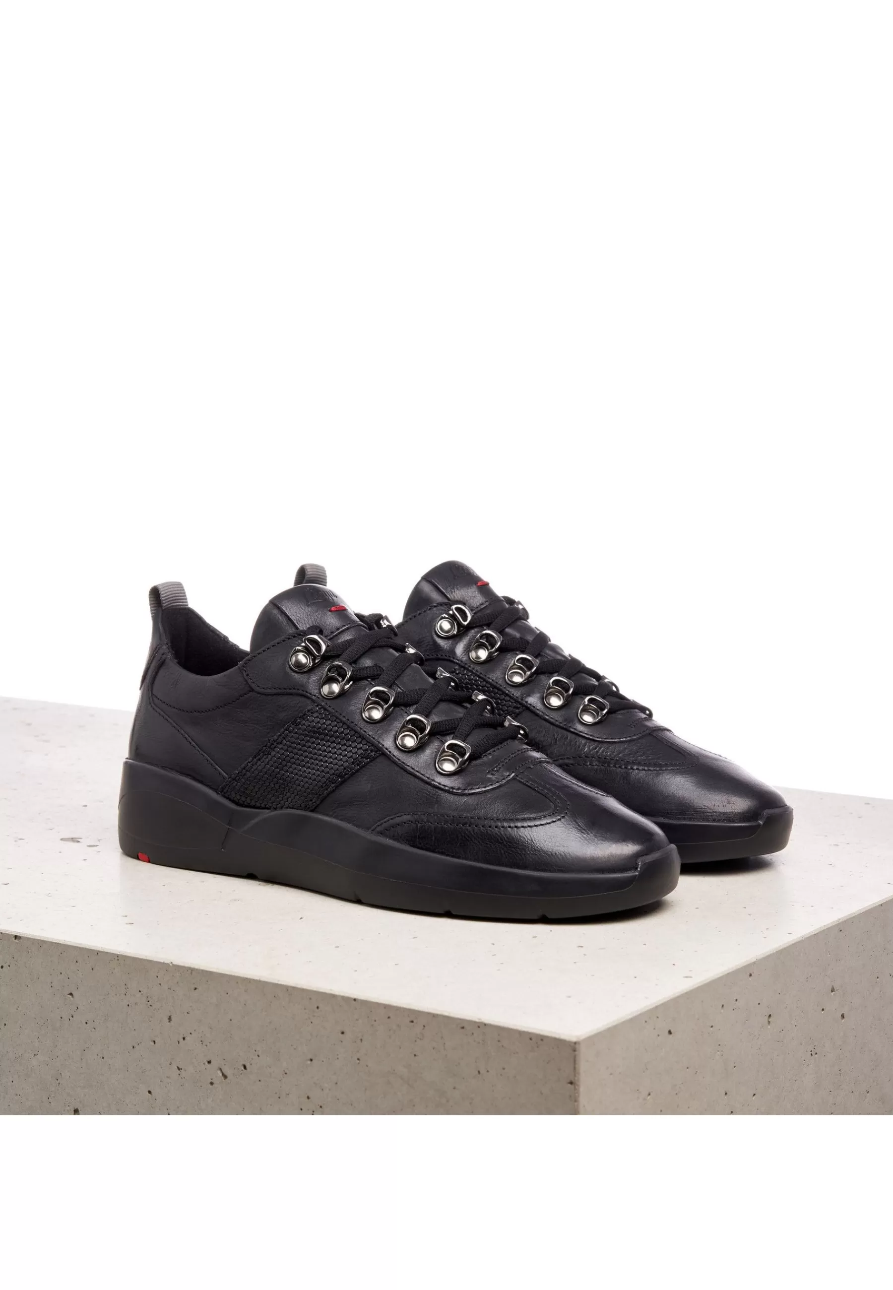 Show All-Women Lloyd Sneakers