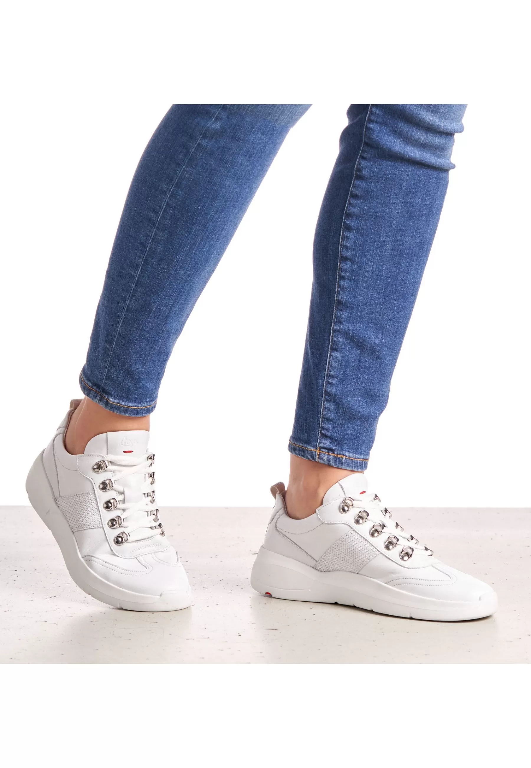 Show All-Women Lloyd Sneakers